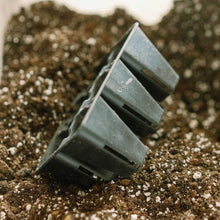 Load image into Gallery viewer, 6 Cell Plug Tray Inserts