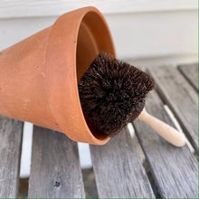 Load image into Gallery viewer, Flower Pot Brush - Made in Germany