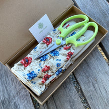 Load image into Gallery viewer, Garden Gift Box - Gloves and  Herb Snips