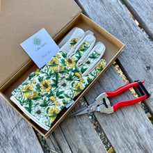 Load image into Gallery viewer, Garden Gift Box - Gloves and Needle Snips