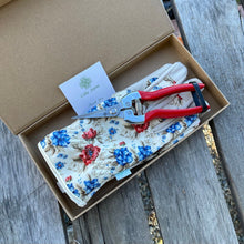 Load image into Gallery viewer, Garden Gift Box - Gloves and Needle Snips