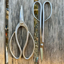 Load image into Gallery viewer, Garden Gift Box - Stainless Garden Scissor Set