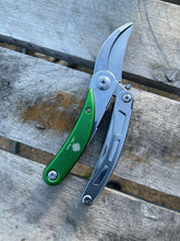 Load image into Gallery viewer, Gardener's Multi-Tool - 4-In-1 Garden Tool (Pruner, Saw, Propagation Knife and Weeder)