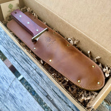 Load image into Gallery viewer, Hori Hori Garden Gift Box | Hori, Custom Leather Sheath & Dual Surface Diamond Sharpener