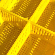 Load image into Gallery viewer, Large Chick Basket - 4 Section (4x25 Chicks)
