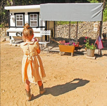 Load image into Gallery viewer, Large Chicken Coop - Up to 15 Chickens
