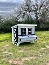 Load image into Gallery viewer, Large Chicken Coop - Up to 15 Chickens

