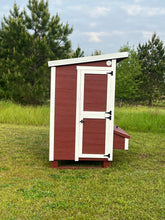 Load image into Gallery viewer, Walk-In Chicken Coop - Up to 18 Chickens
