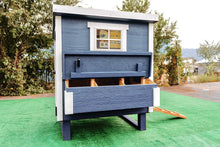 Load image into Gallery viewer, Medium Chicken Coop - Up to 10 Chickens
