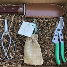 Load image into Gallery viewer, Ultimate Garden Gift Box -  4 Garden Tool Set  (Hori Hori, Pruners, Garden Snips and Garden Tool Sharpeners)  Tool Kit
