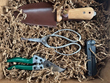 Load image into Gallery viewer, Ultimate Garden Gift Box -  4 Garden Tool Set  (Hori Hori, Pruners, Garden Snips and Garden Tool Sharpeners)  Tool Kit
